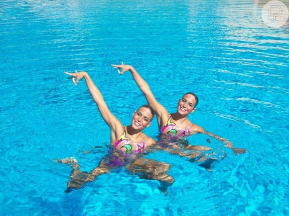 Bia e Branca Feres, as gêmeas do nado sincronizado, se preparam para disputar os jogos olímpicos pela primeira vez
