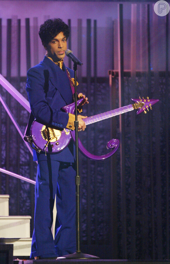 O cantor Prince foi encontrado morto aos 57 anos em sua casa, no mês de abril