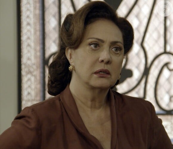 Em 'Êta Mundo Bom', Sandra (Flávia Alessandra) fará de tudo para roubar o dinheiro de sua tia Anastácia (Eliani Giardini)
