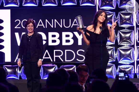 Kim Kardashian declarou que vai fazer 'selfies até morrer' na entrega do 20º Webby Awards no Cipriani Wall Street, considerado o Oscar da Internet, que aconteceu no dia 16 de maio de 2016