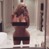 Kim Kardashian fez uma selfie nua em março de 2016 e mostrou a boa forma três meses após o parto do segundo filho