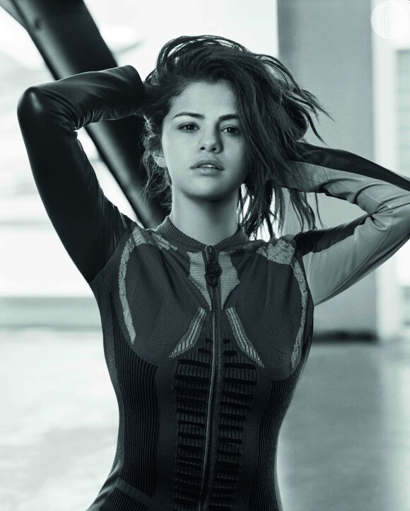 Selena Gomez, a celebridade que tem mais seguidores no Instagram, conta seus segredos de beleza na edição da 'Vogue Brasil' de junho de 2016