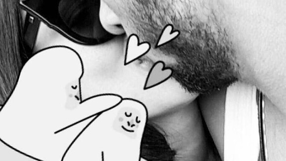 Anitta aparece beijando Pablo Morais em foto postada por ela no instagram