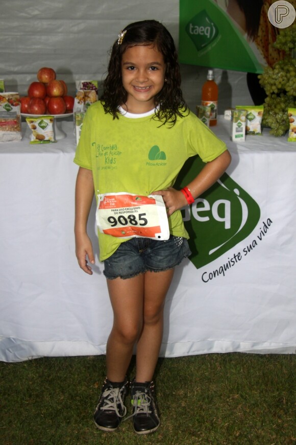 Mel Maia ficou toda molhada após participar de corrida em dia chuvoso na Urca, Zona Sul do Rio de Janeiro, na manhã deste sábado, 26 de outubro de 2013