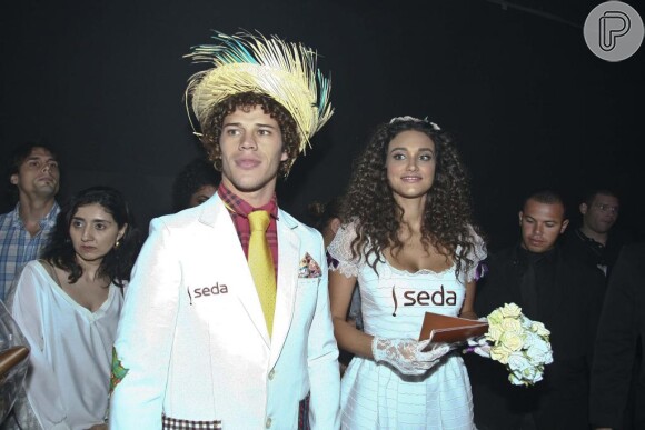 José Loreto e Débora Nascimento já se casaram no tradicional São João de Campina Grande, na Paraíba, em junho deste ano. Os dois se vestiram de noivos para a festa junina