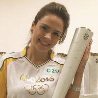 Ex-BBB Ana Paula Renault carrega tocha olímpica: 'Momento histórico'. Vídeo!