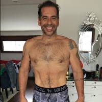 Leandro Hassum posa sem camisa após emagrecer mais de 60 kg: 'Orgulho'. Fotos!