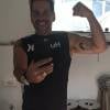 Leandro já usou a web para mostrar uma foto exibindo seus novos bíceps