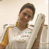 Ex-BBB Ana Paula rebate críticas por carregar tocha olímpica: 'Façam melhor!'
