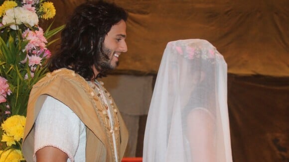 'Os Dez Mandamentos - Nova Temporada': veja fotos do casamento de Yarin e Quenaz