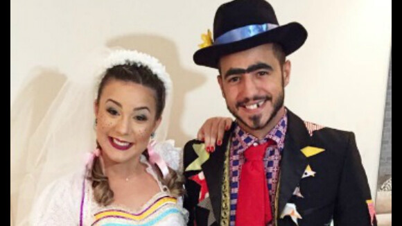 Ex-BBBs Cacau e Matheus se vestem de caipira para festa junina: 'Hoje nois casa'