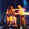 Anitta já se envolveu em polêmica ao pedir que fã descesse do palco, mas se redimiu ao impedir que outro admirador fosse expulso por um segurança