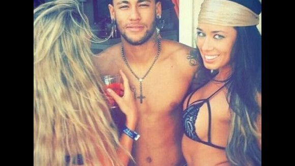 Neymar aparece cercado de mulheres em festa em Las Vegas: 'Sem filtro'. Vídeo!