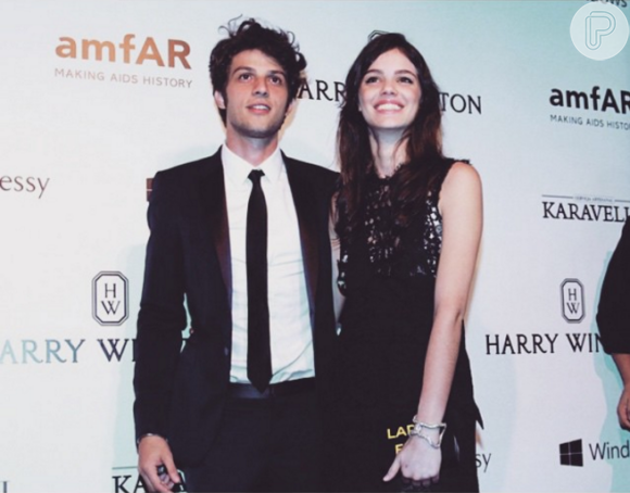 Chay Suede volta a morar com Laura Neiva após affair com Isabelle Drummond