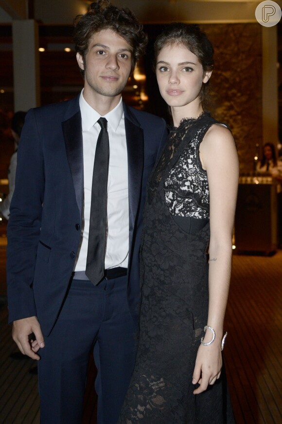 Chay Suede e Laura Neiva retomam namoro após quase três meses separados