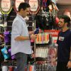 O ex-jogador de vôlei Giba esteve em uma loja de artigos esportivos no Barra Shopping, no Rio, nesta terça-feira, 14 de junho de 2016