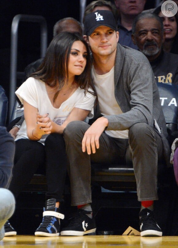 Ashton Kutcher está namorando a atriz Mila Kunis