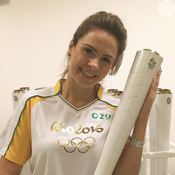 Ana Paula Renault participou do revezamento da tocha olímpica em Fortaleza