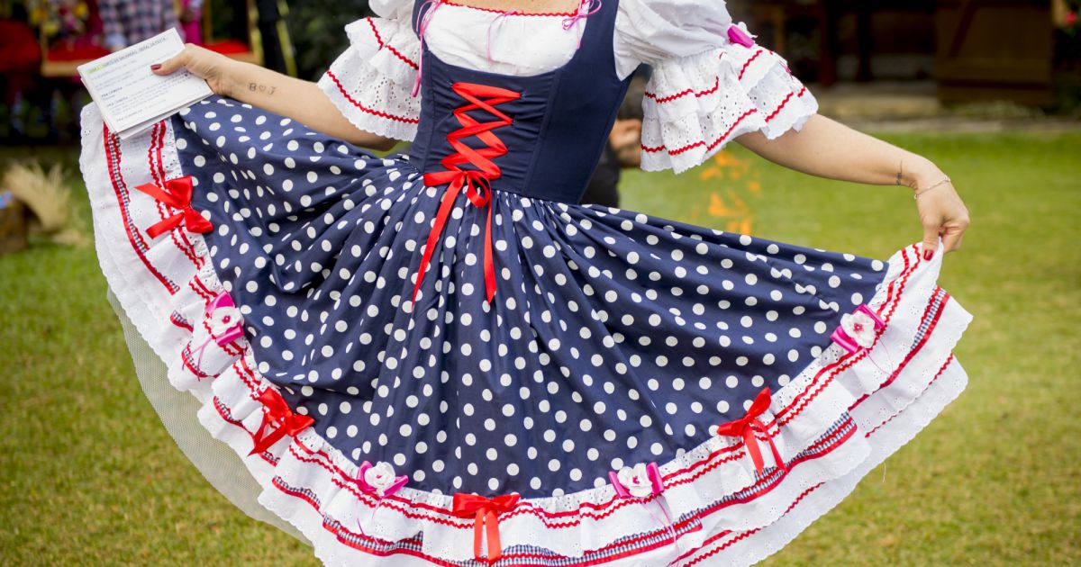 vestido quadrilha vermelho
