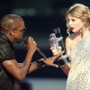 Kanye West criticou Taylor Swift no palco do Grammy: 'Olha Taylor, estou bem feliz por você. Mas, quero deixar claro que Beyoncé merecia o prêmio de melhor clipe'