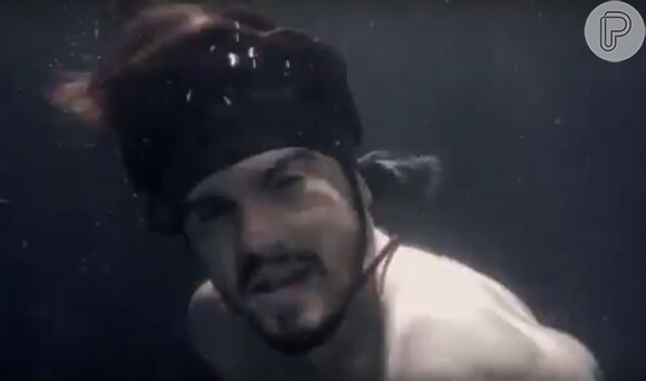 Luan Santana contou que estava muito frio enquanto gravava embaixo da água: 'Tinha que ficar me mexendo o tempo (na tentativa de se aquecer)'