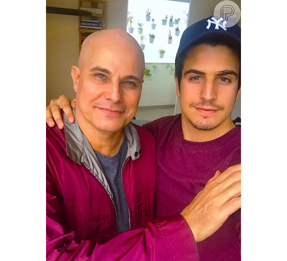 Com câncer, Edson Celulari recebeu o apoio do filho mais velho, Enzo Celulari, na web