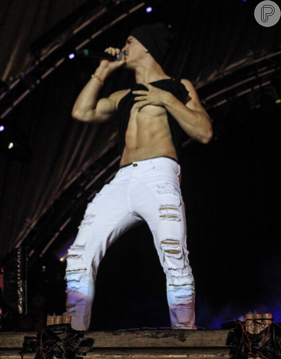 Repórter assediada por Biel comenta demissão: 'Objetivo sempre será defender honra como mulher e de classe profissional'