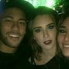 Neymar se divertiu ao posar com Marcela Fetter, atriz da novela 'Malhação', na festa Carrapetas