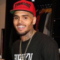 Chris Brown é acusado de ameaçar funcionária: 'Sob efeito das drogas!'