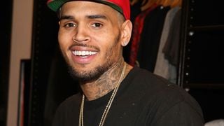 Chris Brown é acusado de ameaçar funcionária: 'Sob efeito das drogas!'