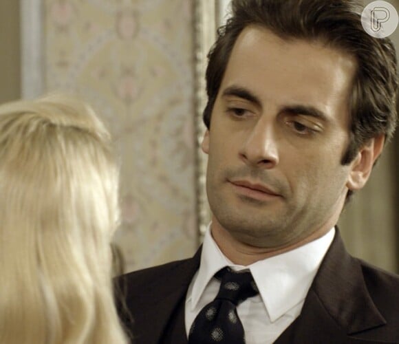 Em 'Êta Mundo Bom', Sandra (Flavia Alessandra) quer matar Araújo (Flavio Tolezani) depois de casar e se livrar do enteado