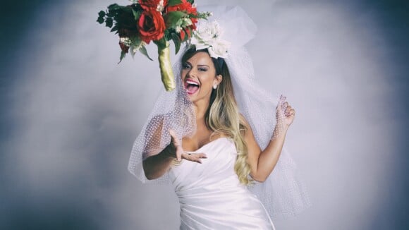 Viviane Araujo conta o que a irrita no noivo: 'Radamés esquece tudo'. Vídeo!