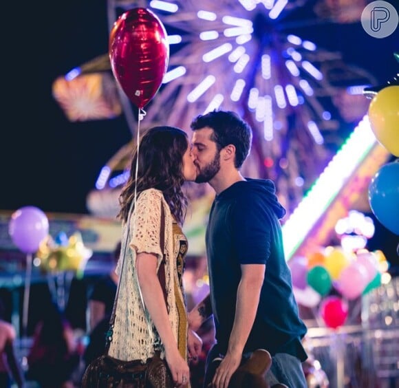 Camila (Agatha Moreira) e Giovanni (Jayme Matarazzo) se beijaram e declararam seu amor, na novela 'Haja Coração'