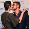 Sophia Abrahão e Sergio Malheiros trocaram beijos em evento beneficente no Rio de Janeiro