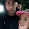 'Olha que está na festa da Tata, Neymar', disse Larissa Manoela no Snapchat