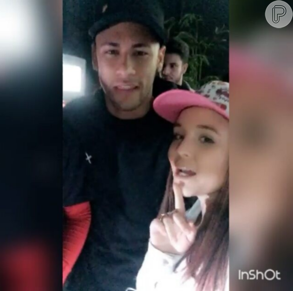 'Olha que está na festa da Tata, Neymar', disse Larissa Manoela no Snapchat