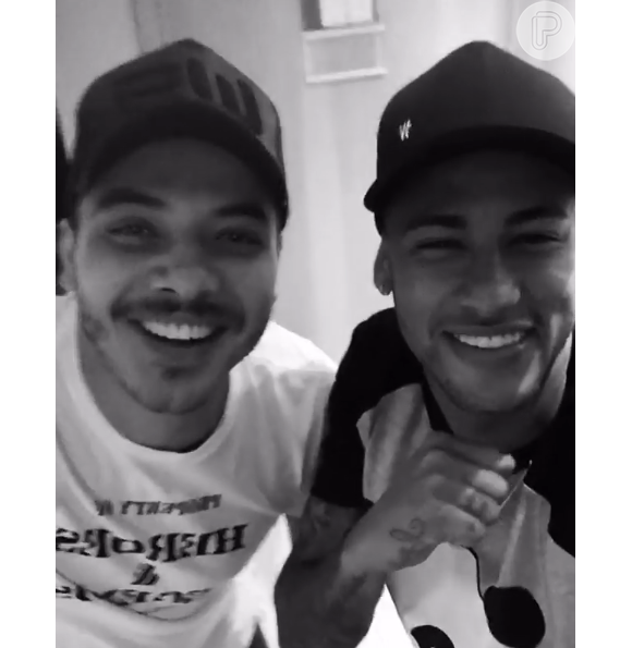 Neymar e Wesley Safadão cantaram juntos a música 'Novinha Vai no Chão'