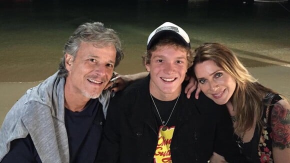 Letícia Spiller posa com ex-marido, Marcello Novaes, e o filho: 'Muito amor'