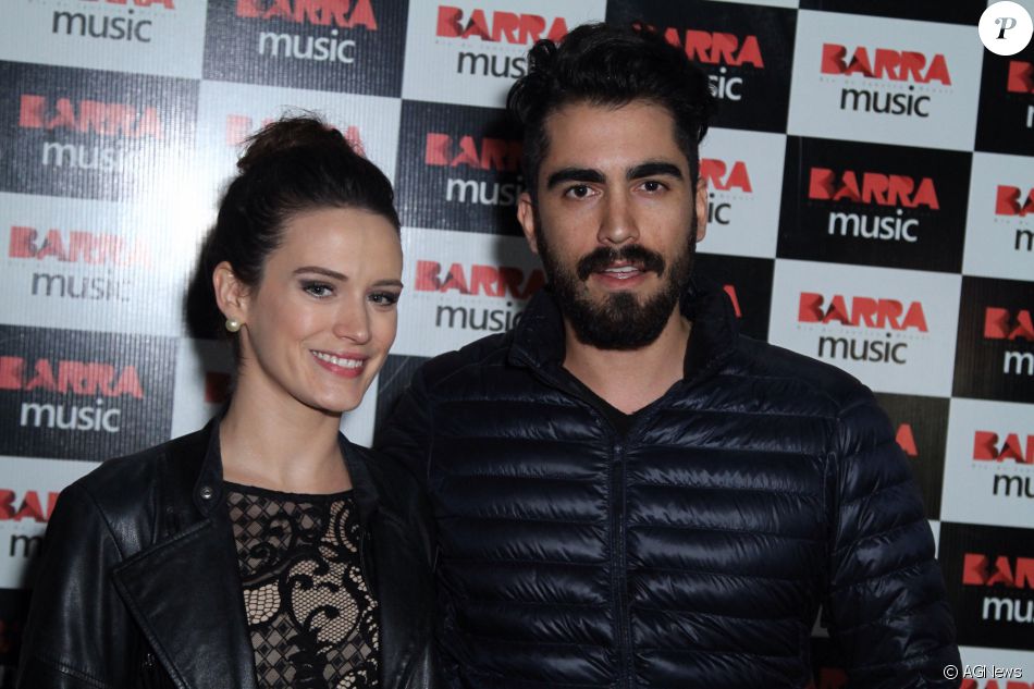 Bianca Bin e o marido, Pedro Brandão, marcaram presença no show de ...