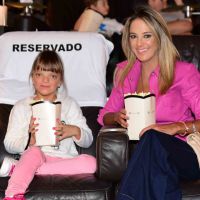 Ticiane Pinheiro vai com a filha, Rafaella Justus, ao cinema, em SP: 'Amamos'