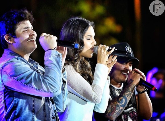 De olho na carreira na música sertaneja, Mariana Rios cantou com dupla Matheus e Kauan o hit 'Que Sorte a Nossa', no Festival Villa Mix, em Goiânia, no fim de semana