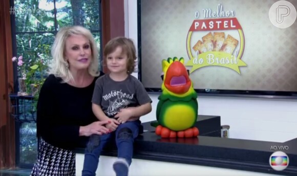 Bento, de 4 anos, neto de Ana Maria Braga brincou com o Louro José durante o 'Mais Você'