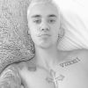 Justin Bieber foi elogiado por fãs ao aparecer só de cueca branca: 'Que bumbum!'