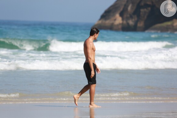 Cauã Reymond esteve na praia da Joatinga, Zona Sul do Rio, na última segunda-feira, 4 de julho de 2016