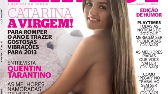 Catarina Migliorini, a 'virgem do leilão', abraça urso de pelúcia na 'Playboy'