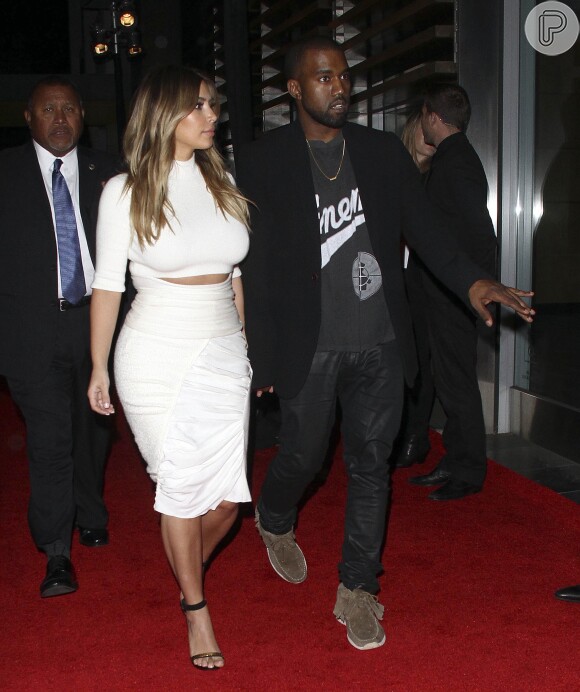 Kim Kardashian e Kanye West estão noivos desde outubro de 2013