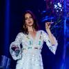 Lana Del Rey cantou sucesso como 'Burning Disire', 'Video Games' e 'National Anthem'