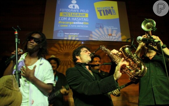 Toni Garrido e George Israel se apresentam em show no Barzin, no Rio