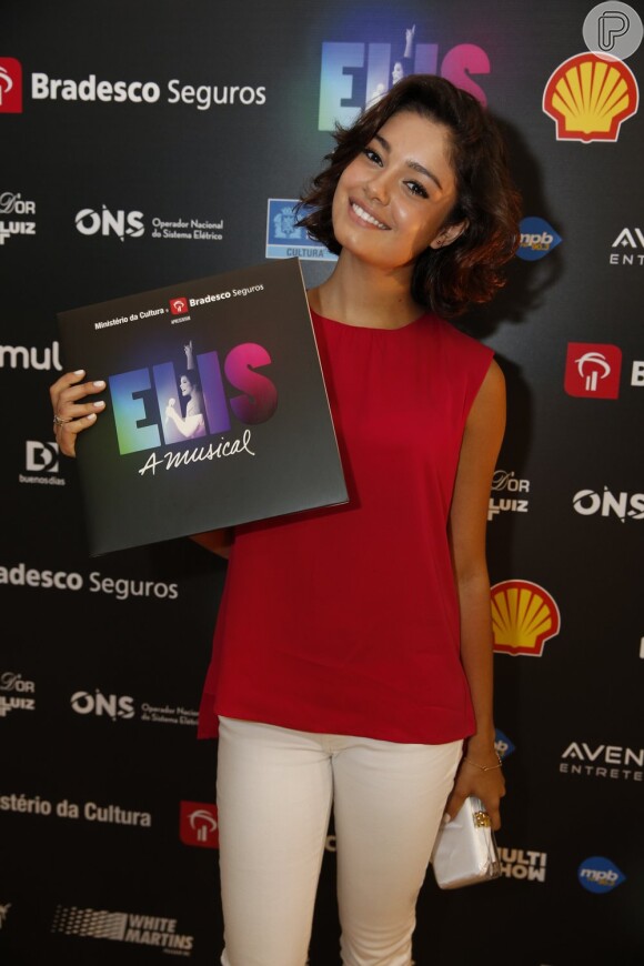 Sophie Charlotte chegou sozinha à sessão para convidados de 'Elis, a musical', nesta quinta-feira, 14 de novembro de 2013, no Teatro Oi Casa Grande, no Leblon, Zona Sul do Rio de Janeiro