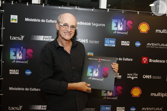 Marcos Caruso também prestigiou a sessão para convidados de 'Elis, a musical', nesta quinta-feira, 14 de novembro de 2013
